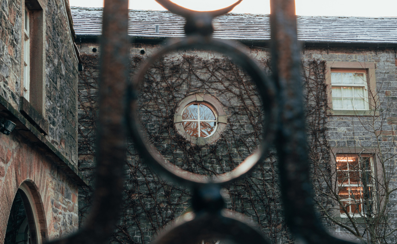 Beyondly-estate-circle-lens-window